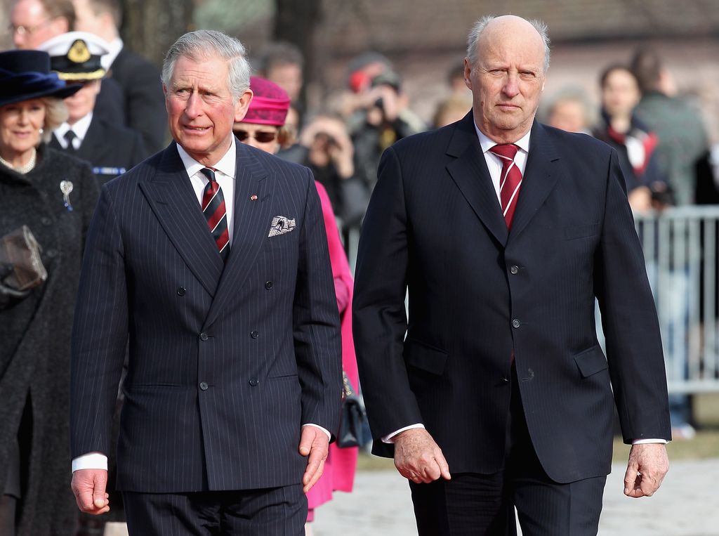 El rey Carlos III y el rey Harald V de Noruega tenían un vínculo familiar.