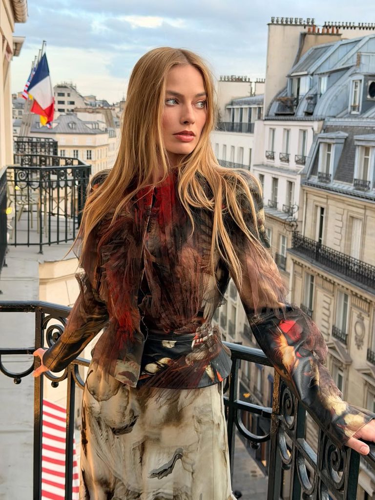 Margot Robbie en Paris. 