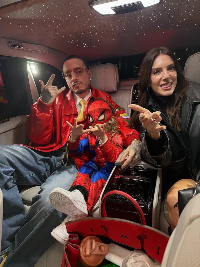 J Balvin, Río y Valentina Ferrer