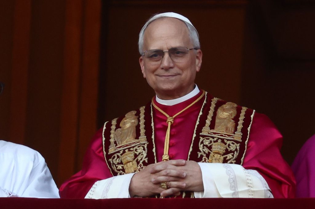 El Papa León XIV recién elegido pontífice