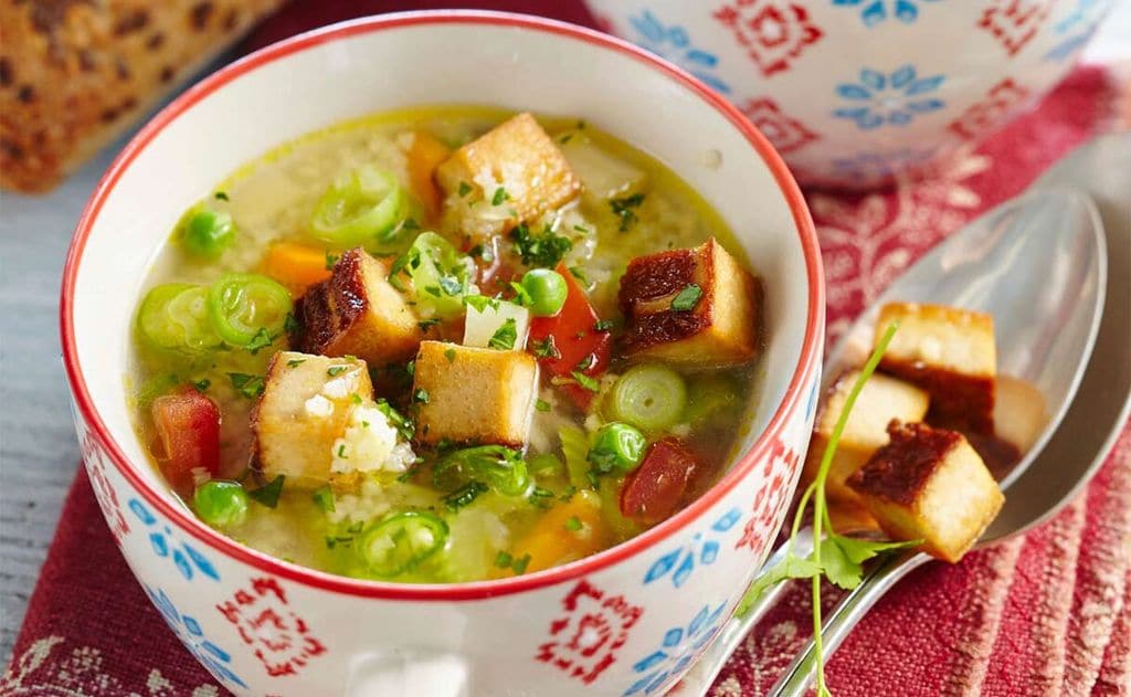 Sopa de tofu y verduras
