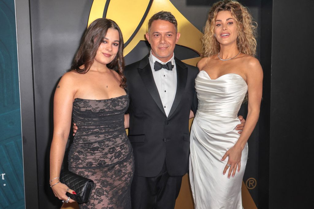as-es-la-vida-de-manuela-hija-de-alejandro-sanz-en-m-xico-enamorada