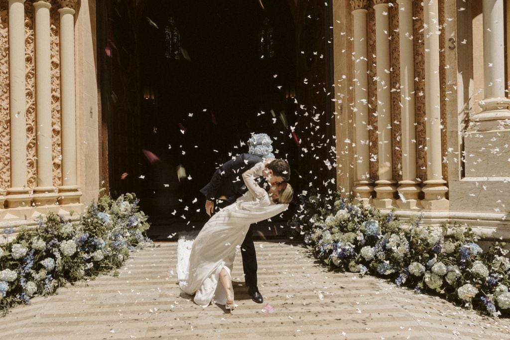 Boda en Málaga con look de novia de Lecumberri