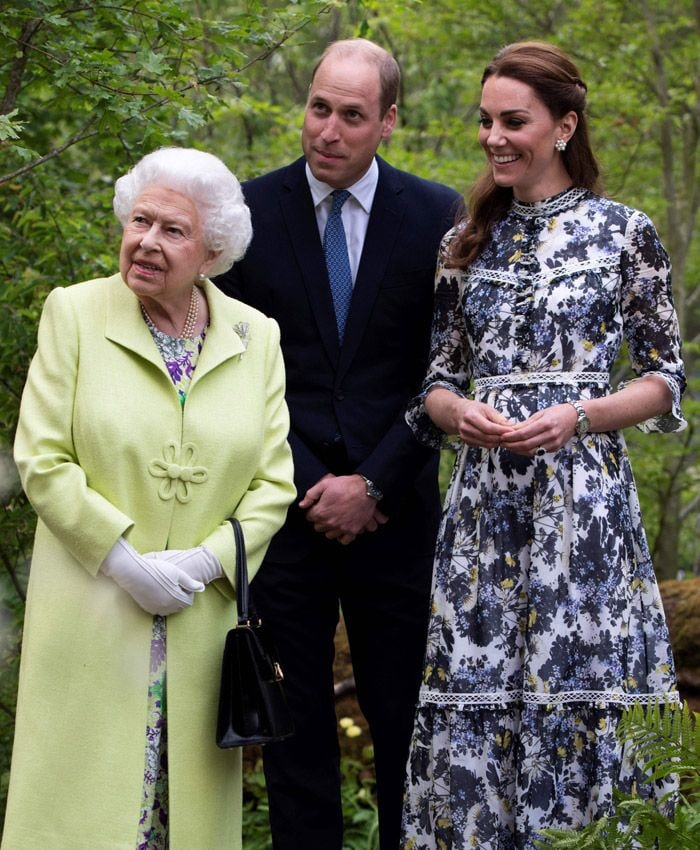 La reina Isabel y los duques de Cambridge