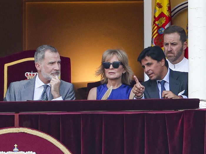 Las imágenes de Francisco Rivera haciendo reír a don Felipe en Las Ventas