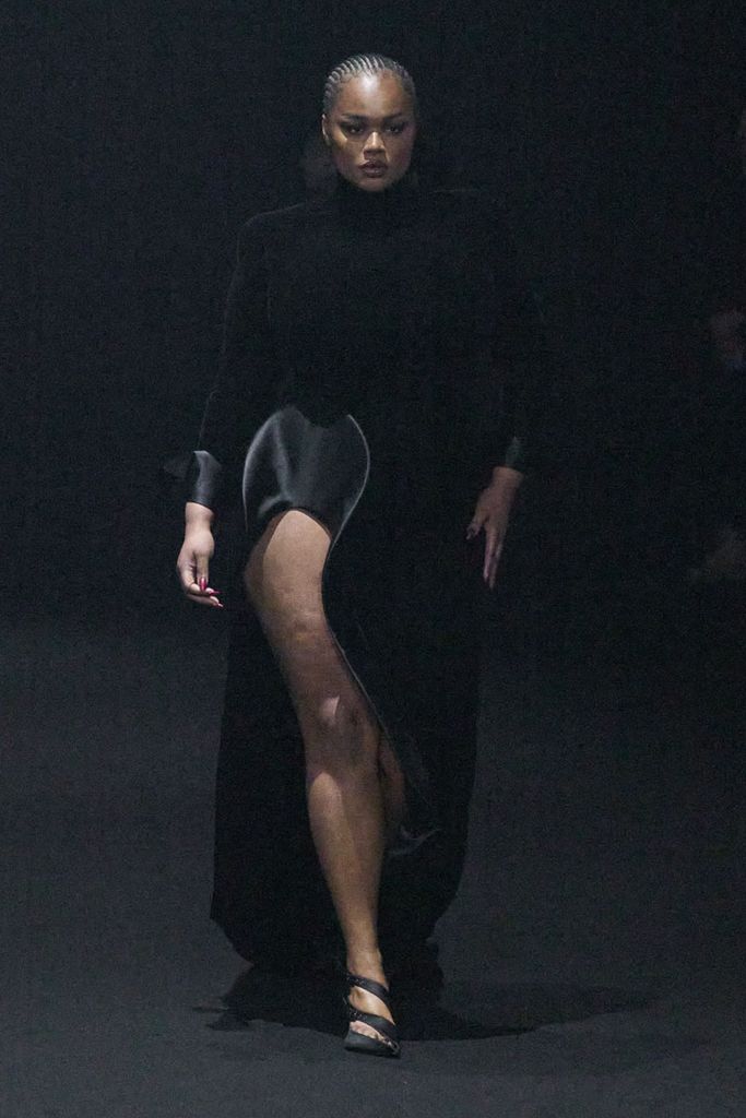 mugler013a