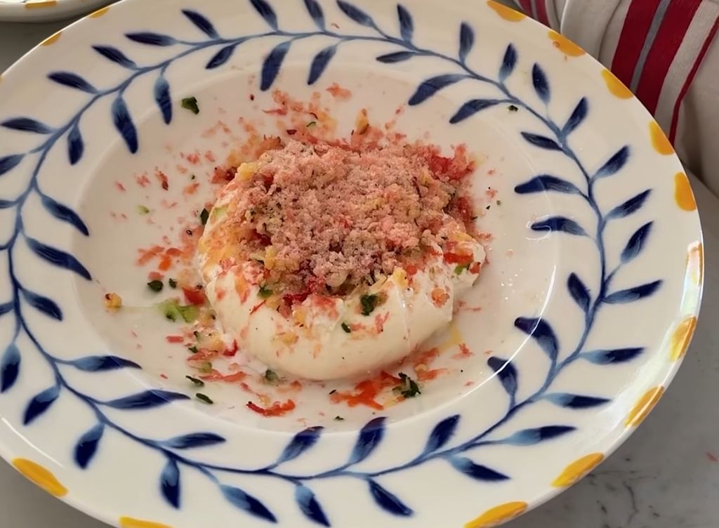Burrata con granizado de gazpacho