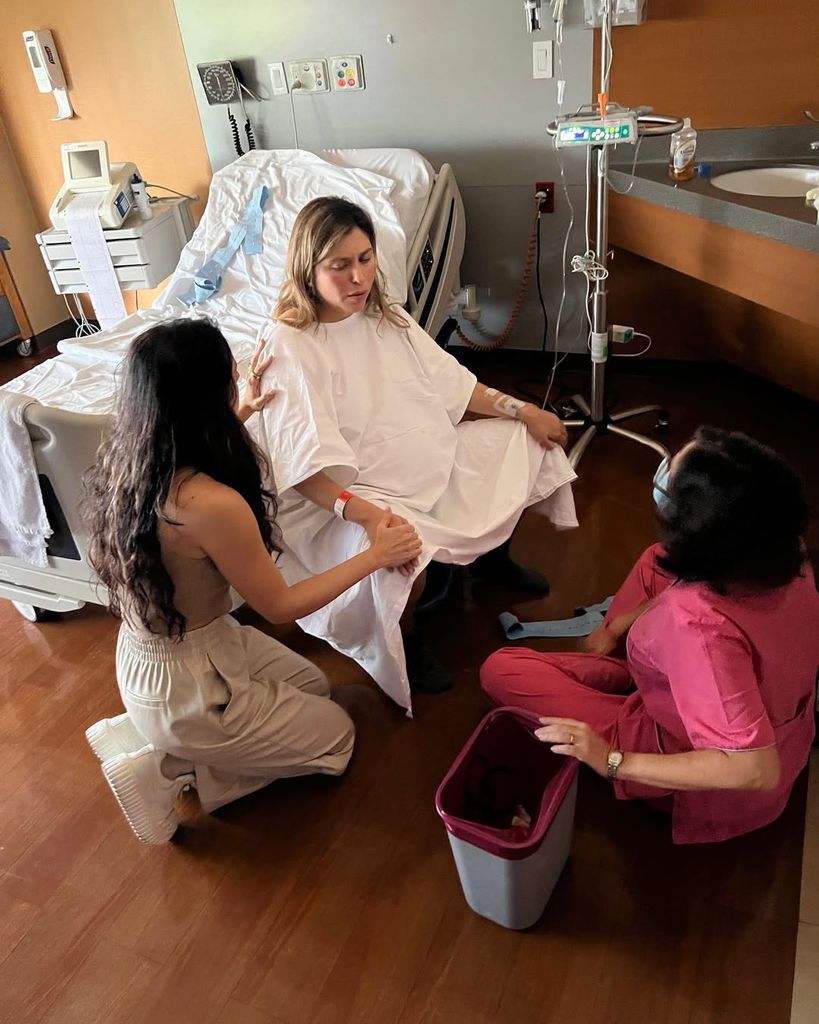 Aislinn Derbez estuvo en el parto de su hermana Michelle Aguilera, y la apoyó en todo momento.