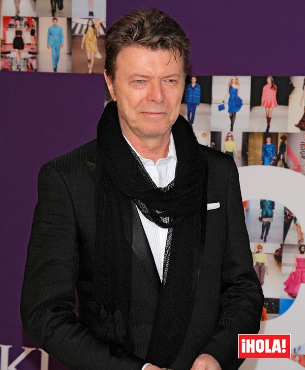 David Bowie estaba luchando contra un cáncer de hígado, tal y como ha contado el director teatral que trabajó con él en las últimas semanas en el espectáculo Lazarus, un montaje de Broadway sobre su música

