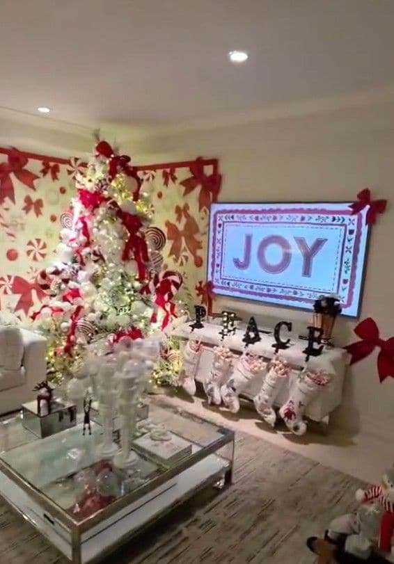 Jacky Bracamontes y Martín Fuentes presumieron el resultado final de su decoración.