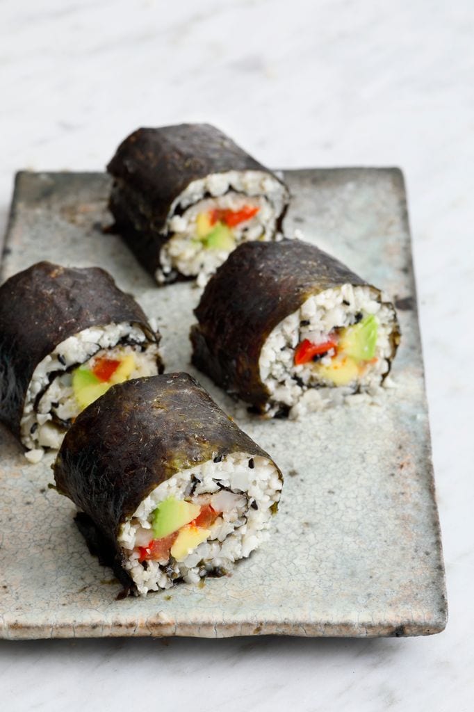 'Sushi' de coliflor con aguacate y pimiento