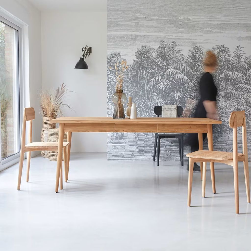 Mesa de comedor con sillas