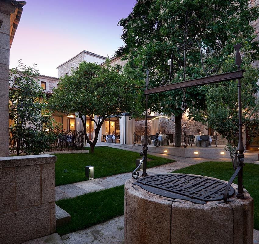 Patio del Parador de Cáceres, unos de los mejores hoteles de la ciudad
