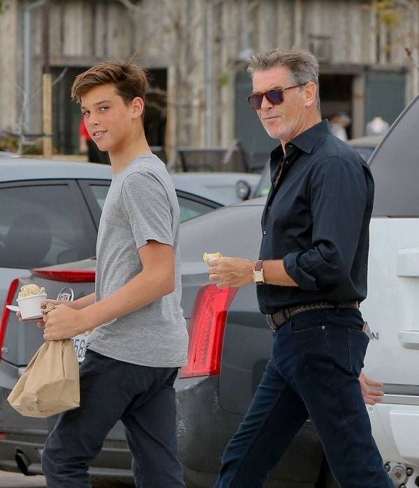 Pierce Brosnan y su 'mini yo', Paris.

