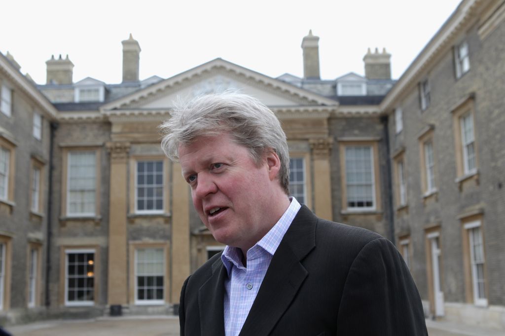 Charles Spencer reside en Althorp
