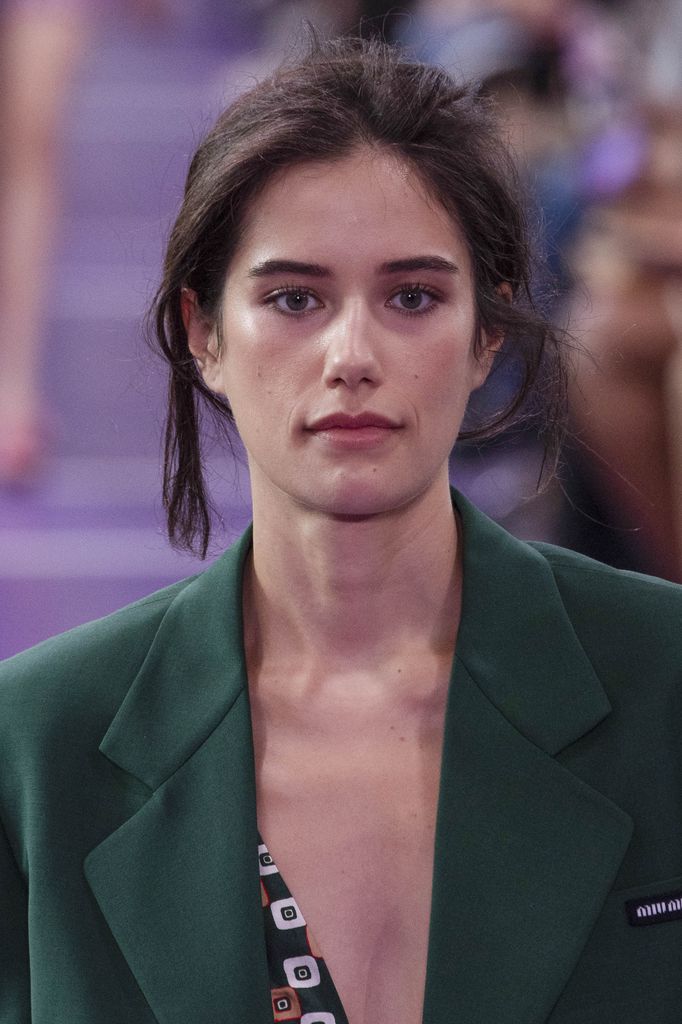 La hija del actor debutó en la pasarela durante la Semana de la Moda de París.