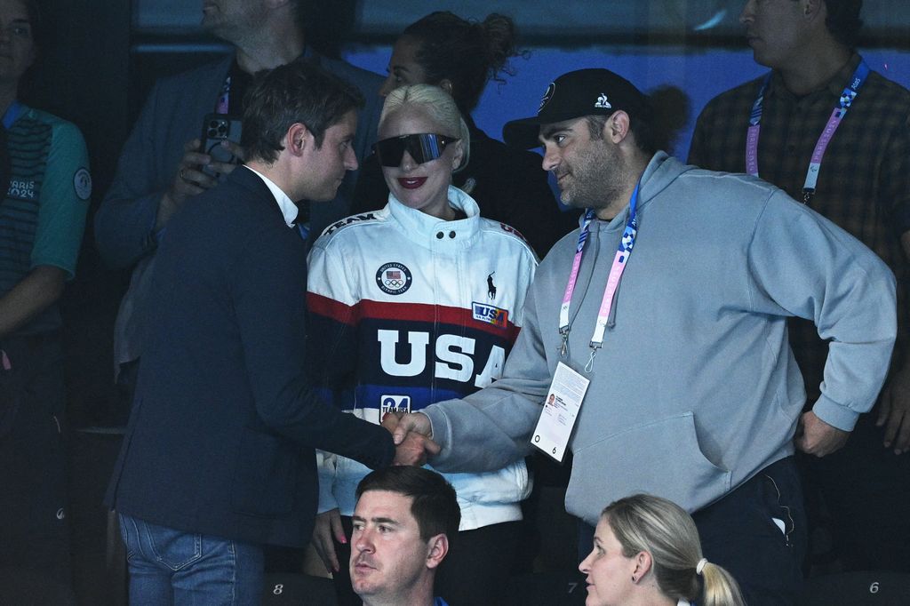 Lady Gaga presentó a Michael Polansky como su prometido durante un encuentro con Gabriel Attal.