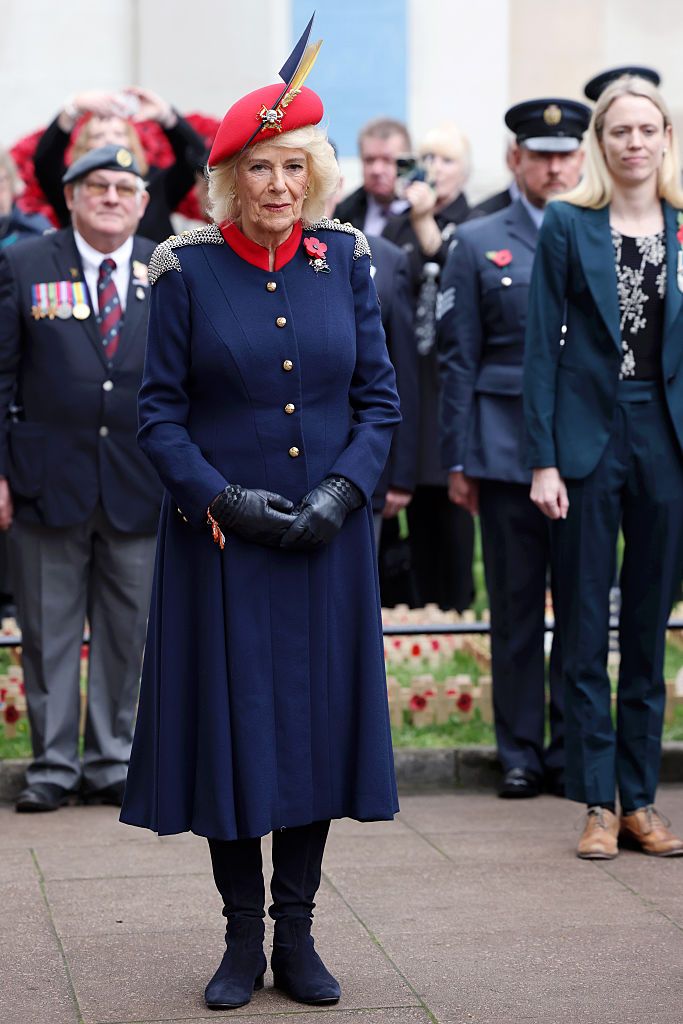 El vestido de inspiración castrense de la reina Camilla