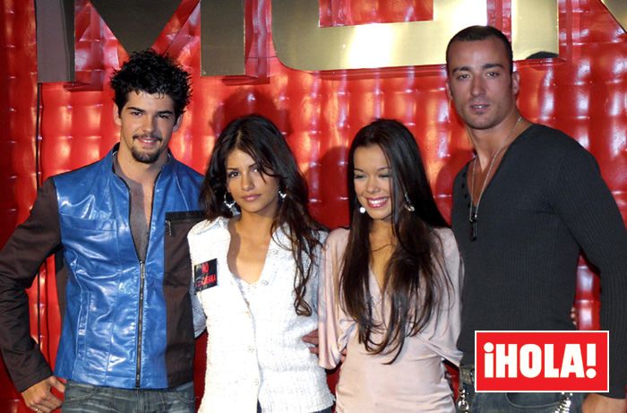 Mónica Cruz con sus compañeros de UPA Dance