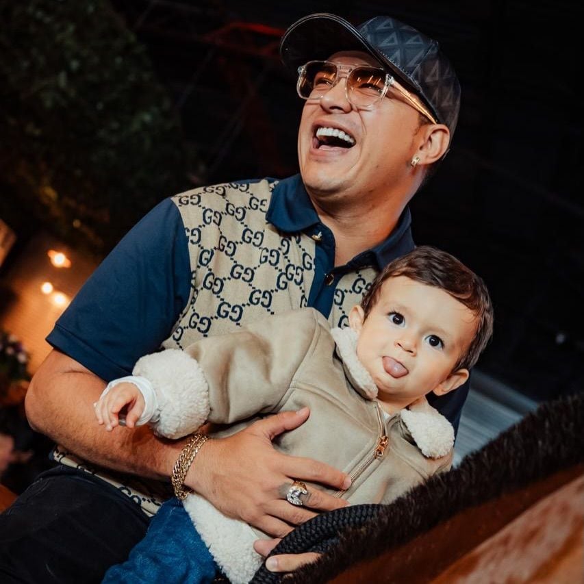 Yeison Jimémez con su hijo Santiago, nacido en marzod e 2024.