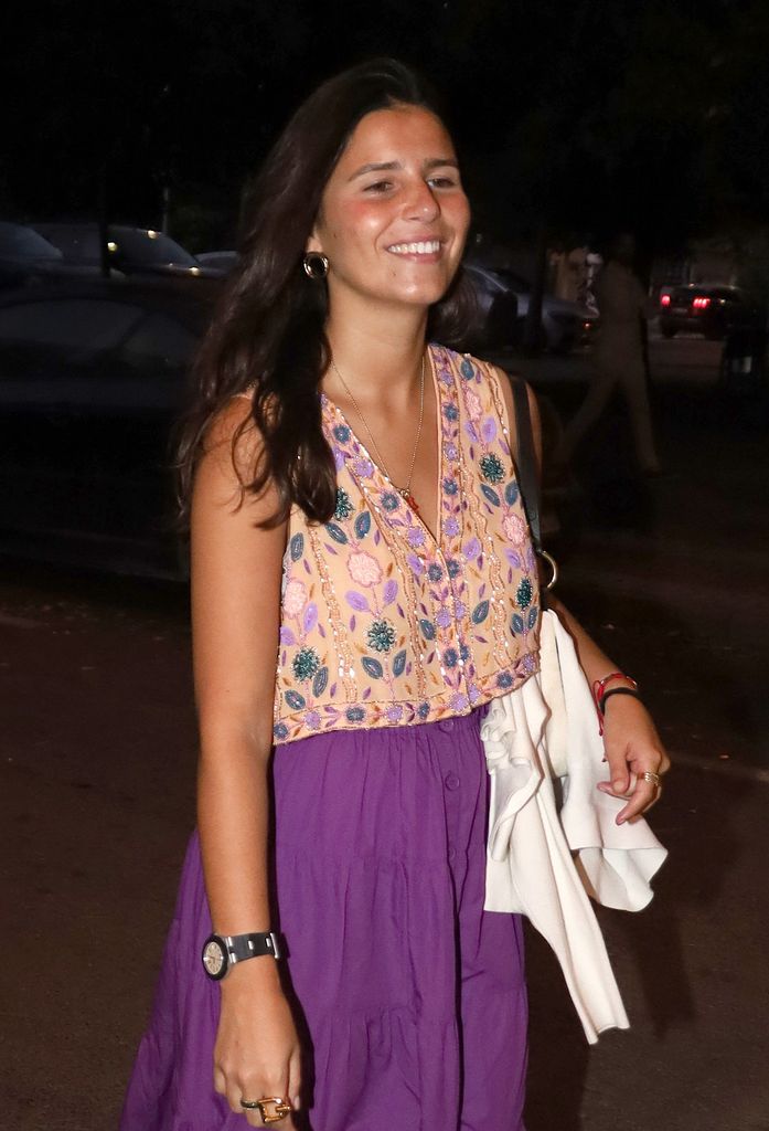Tana Rivera con look bohemio para acompañar a Roca Rey en Sanlúcar de Barrameda, 2026.