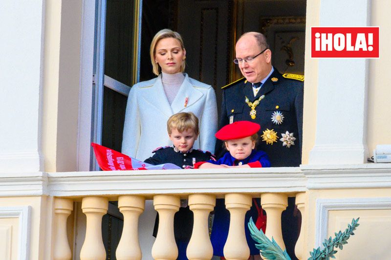 Alberto, Charlene y  Jacques y Gabriella de Mónaco