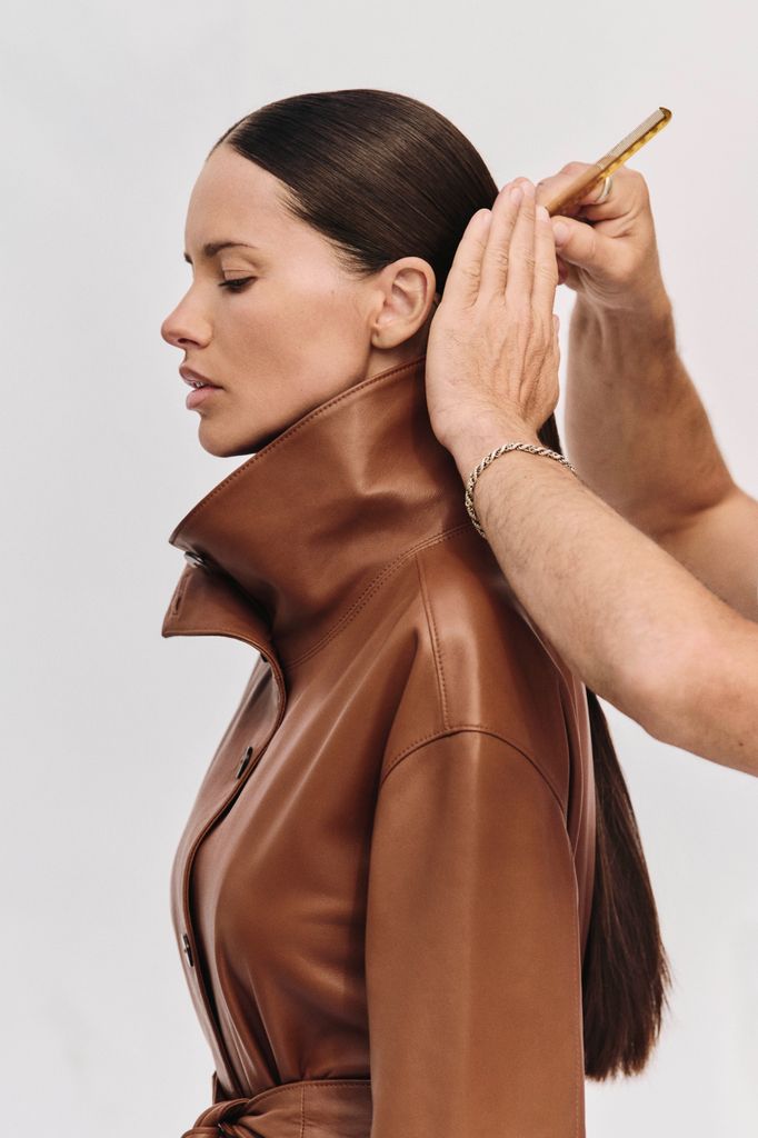 Adriana Lima deslumbrante como imagen del otoño de El Corte Inglés: entre bastidores, sastrería y puro glamour