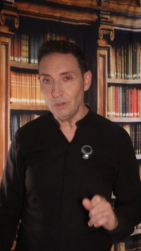 Javier Botía, comunicador multimedia, escritor y mentalista