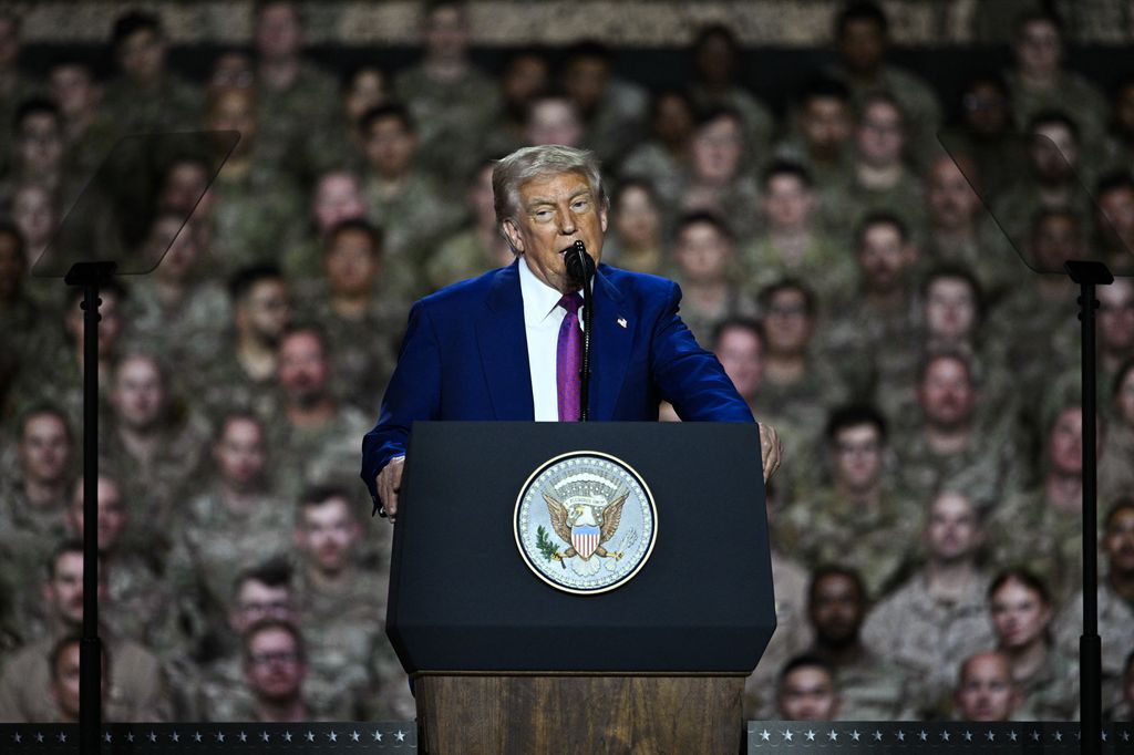 Donald Trump, durante su visita a la base de Al Udeid el pasado 15 de mayo