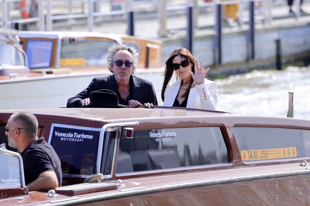 Mónica Bellucci y Tim Burton, la pareja en la que nadie creyó, pasea su ...