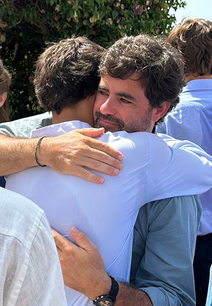 Antonio Matos , viudo de Caritina Goyanes, recibe el pésame de sus seres queridos