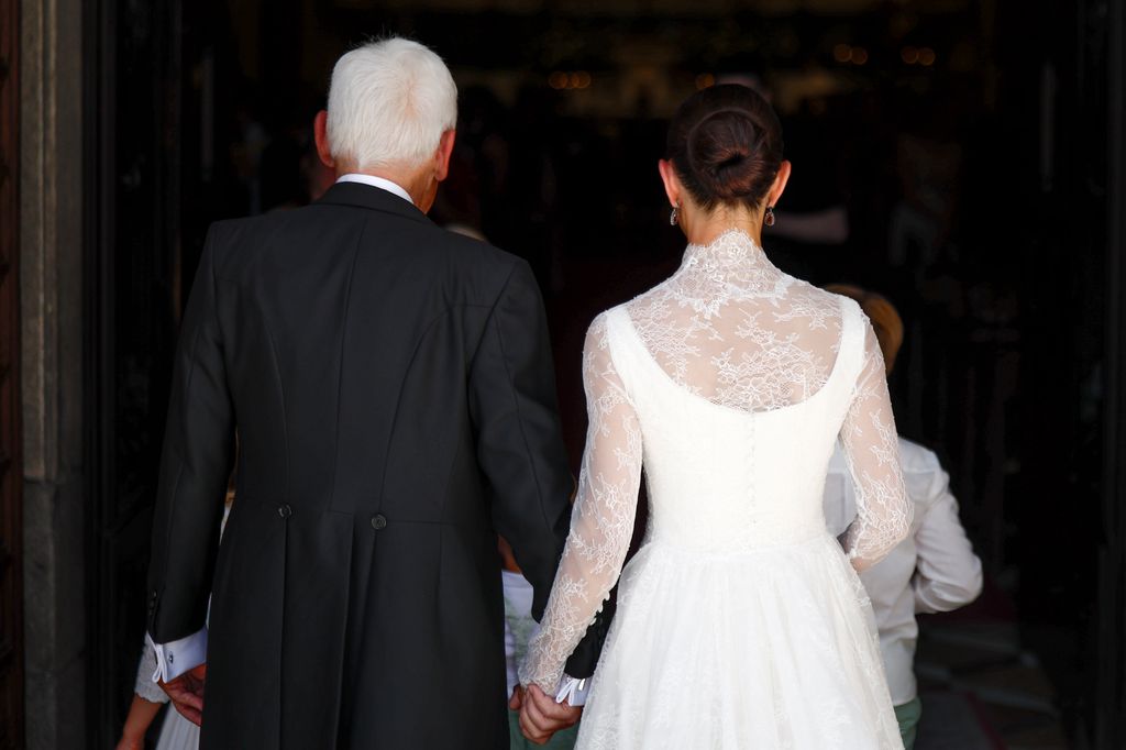 Un detalle de la espalda del vestido de novia de Amanda Lange