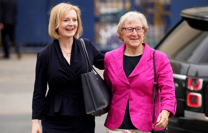 Liz Truss y su madre, Patricia