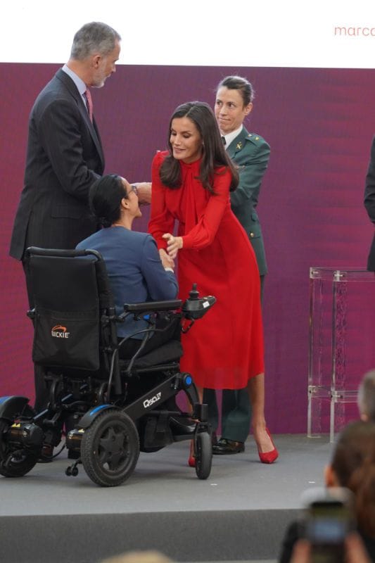 Doña Letizia y el Rey con Teresa Perales