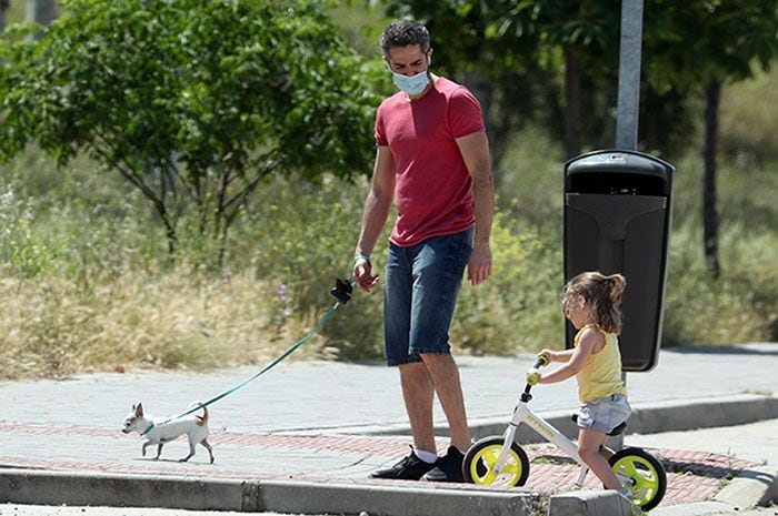 Roberto Leal con su hija Lola