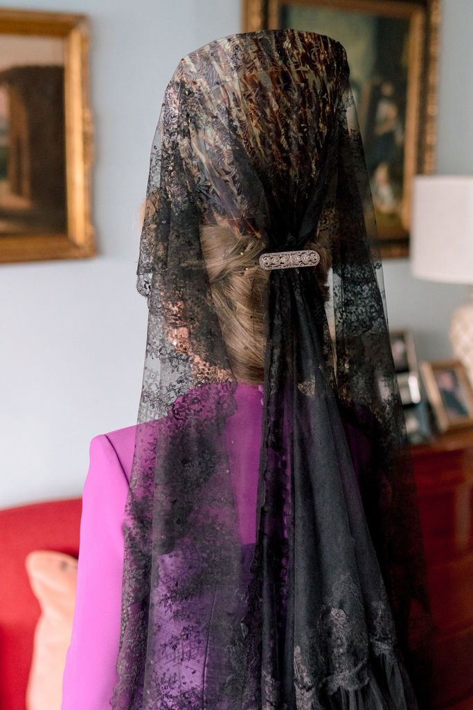 Mantilla de chantilly para madrinas de boda