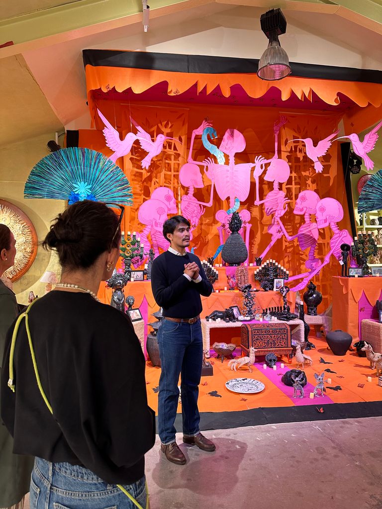 El altar de muertos de Huakal rinde homenaje este año al México precolombino, una puesta en escena llena de significado que invita a recordar a nuestros seres queridos.