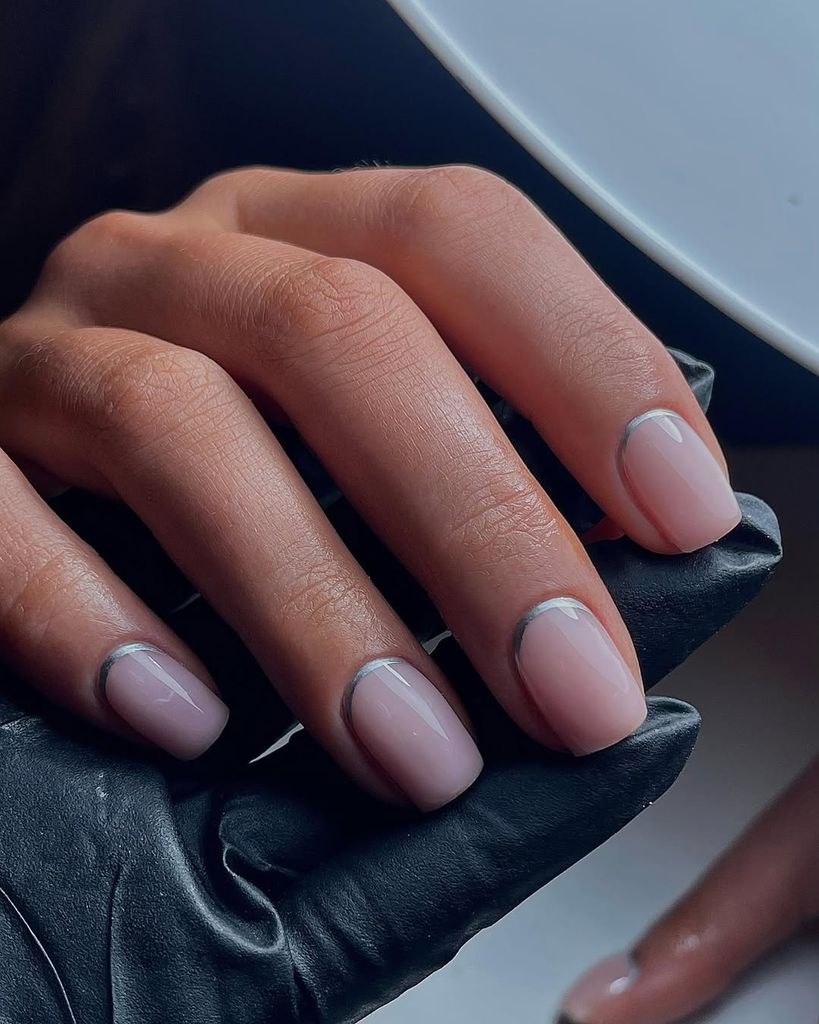 manicura francesa invertida