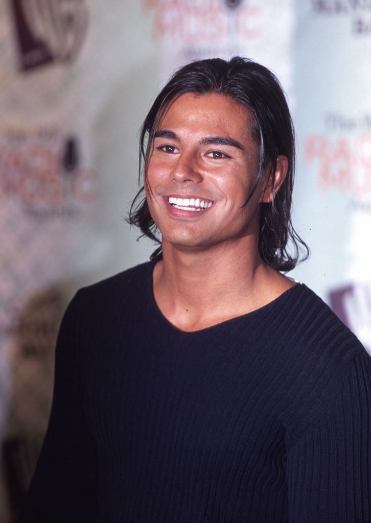 Julio Iglesias Jr., aquí en una foto de 1999 en Las Vegas, recibió un regaño de su madre por hacerse tatuajes.