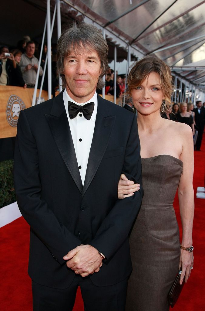 Michelle Pfeiffer y David E. Kelley en la gala de los Annual Screen Actors Guild Awards en Los Angeles, en enero de 2008