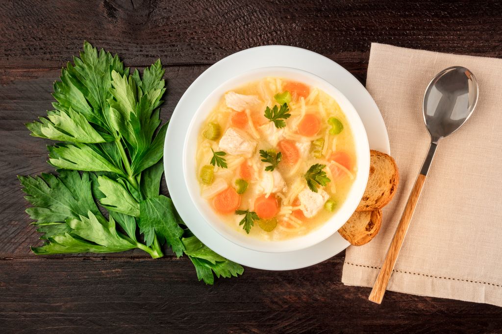 La sopa rica en proteínas y tan nutritiva que es ideal para tomar en ...