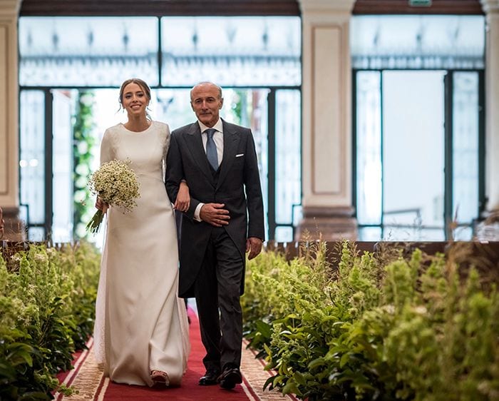Vestido de novia sencillo para boda íntima