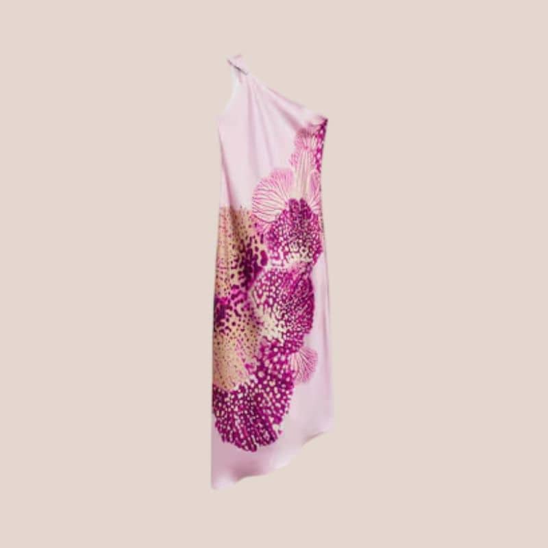 vestido satinado de flores