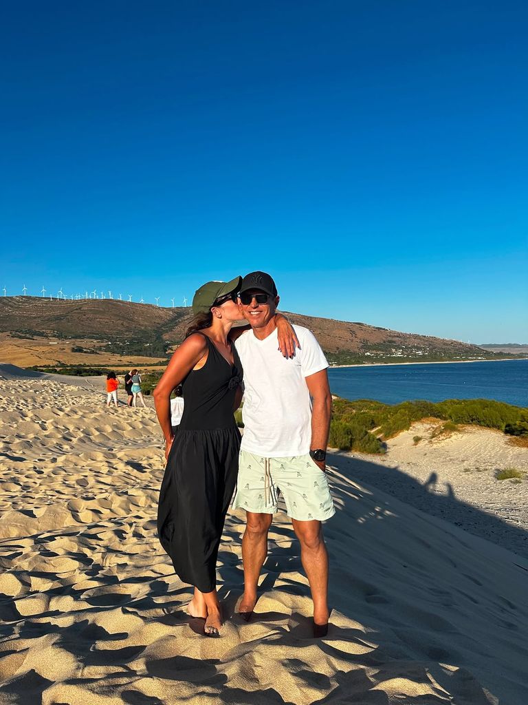 Virginia Troconis de vacaciones de verano en Tarifa con su marido, 'El Cordobés', 2026.