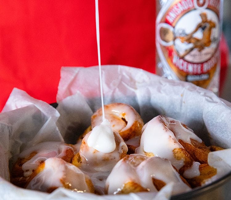 'Cinnamon rolls' con anís del mono