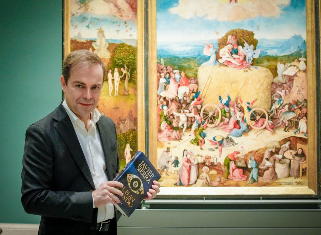 El escritor Javier Sierra