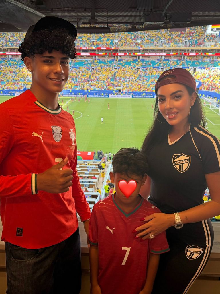 Georgina, Cristiano Jr. y Mateo acudieron al Estadio Miami a apoyar a Cristiano Ronaldo.