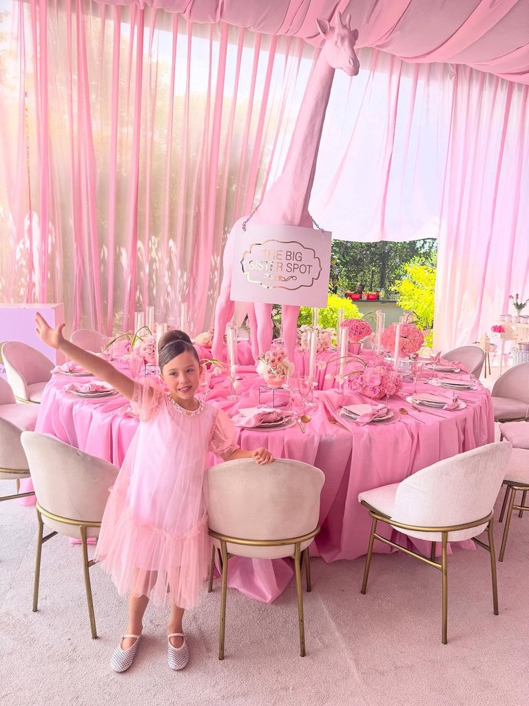 María Fernanda tuvo una mesa especial para ella y los más pequeños.