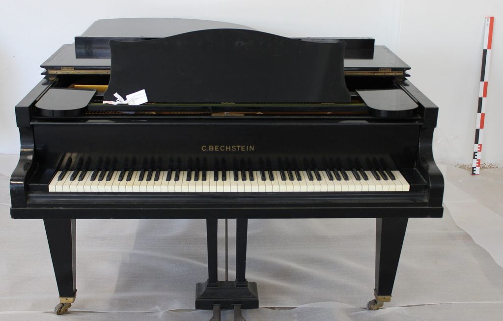 Piano del Palacio Real de Tatoi 