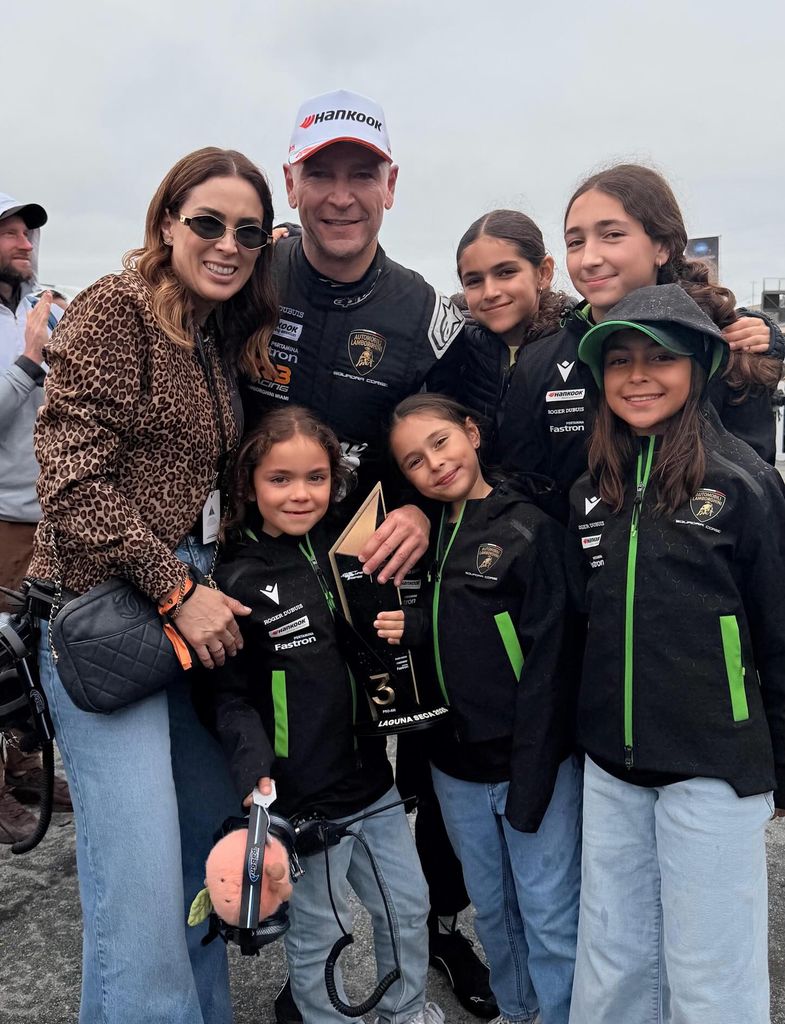 Jacky Bracamontes y Martin Fuentes tienen cinco hijas a quienes les gustan los deportes.